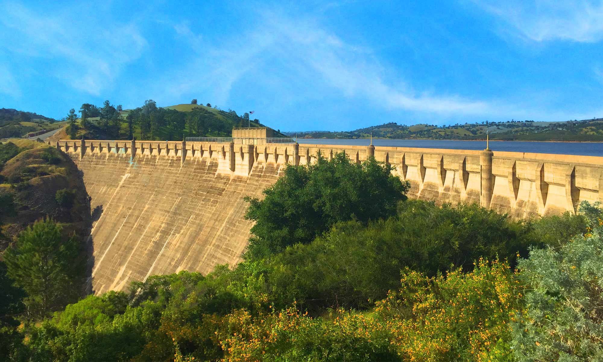 Photo of Pardee Reservoir Dam - part of the event course